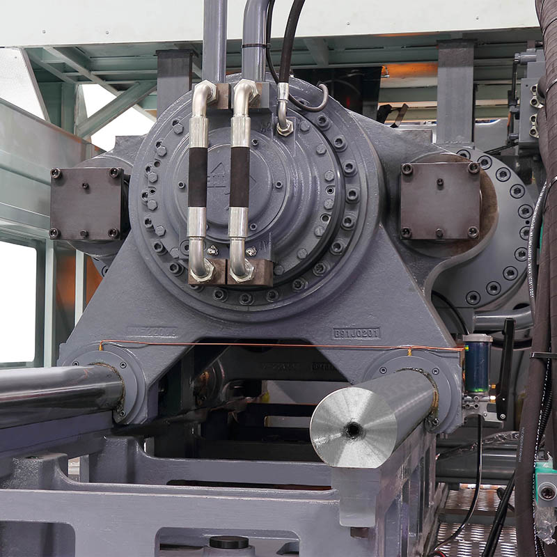 HXM2200: HXM servo injection molding machine