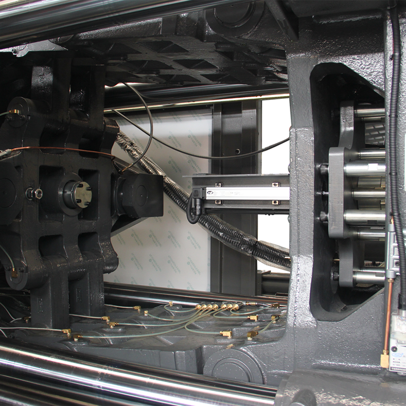 SP350: SP smart power injection molding machine